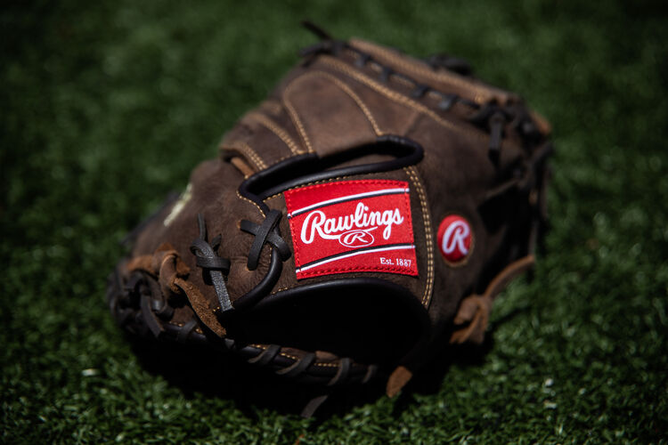 Rawlings patch on the wrist strap of a Rawlings Player Preferred recreational catcher's mitt - SKU: PCM30