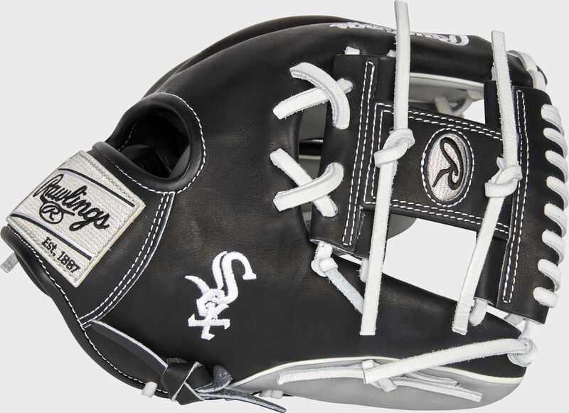Thumb of a 2021 Chicago White Sox Heart of the Hide glove with the White Sox logo on the thumb - SKU: RSGPRO204-2CHW