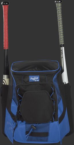 Front of a royal/black R600 Rawlings players team backpack with a bat in each of the side compartments