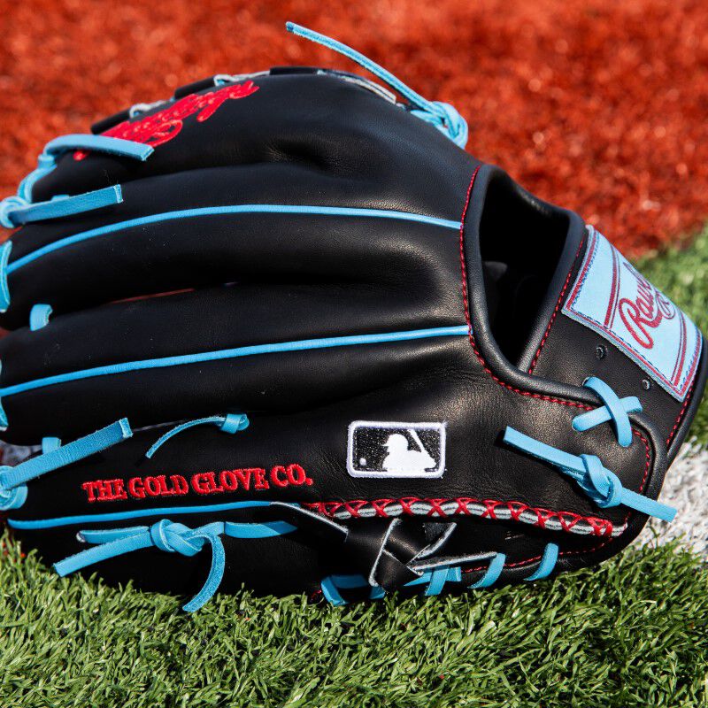 Back pinky of a ColorSync 8.0 HOH IF/P glove on a field