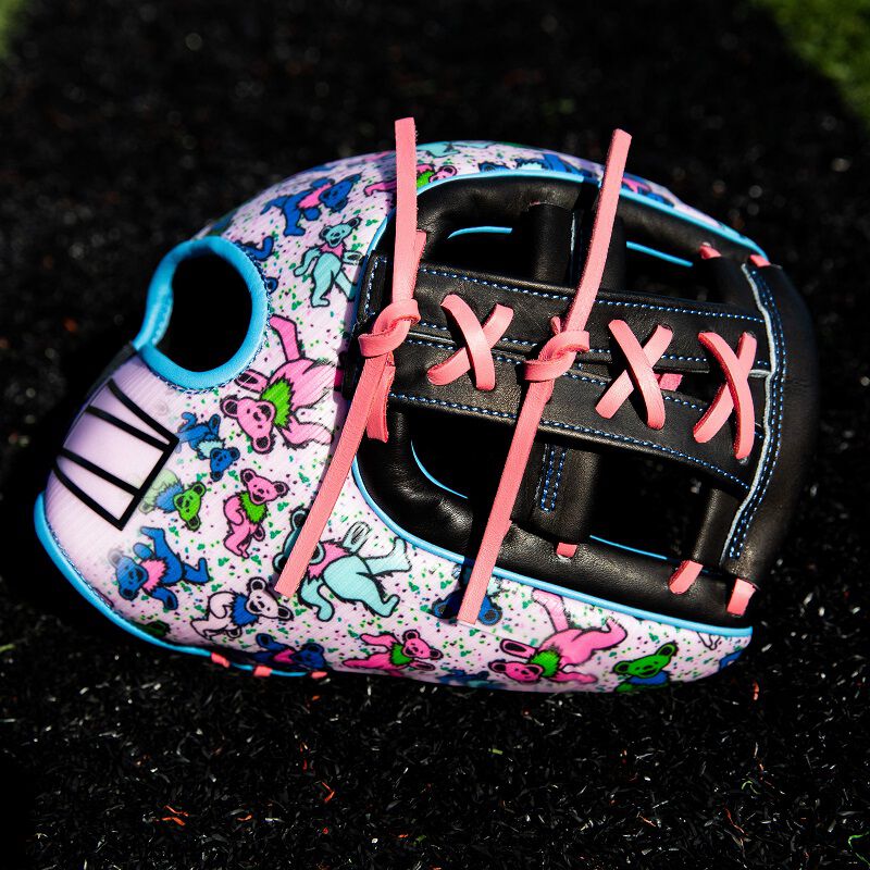 Studio picture of the thumb of a Rawlings x Grateful Dead REV1X infield glove