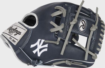 2023 New York Yankees Heart of the Hide Glove