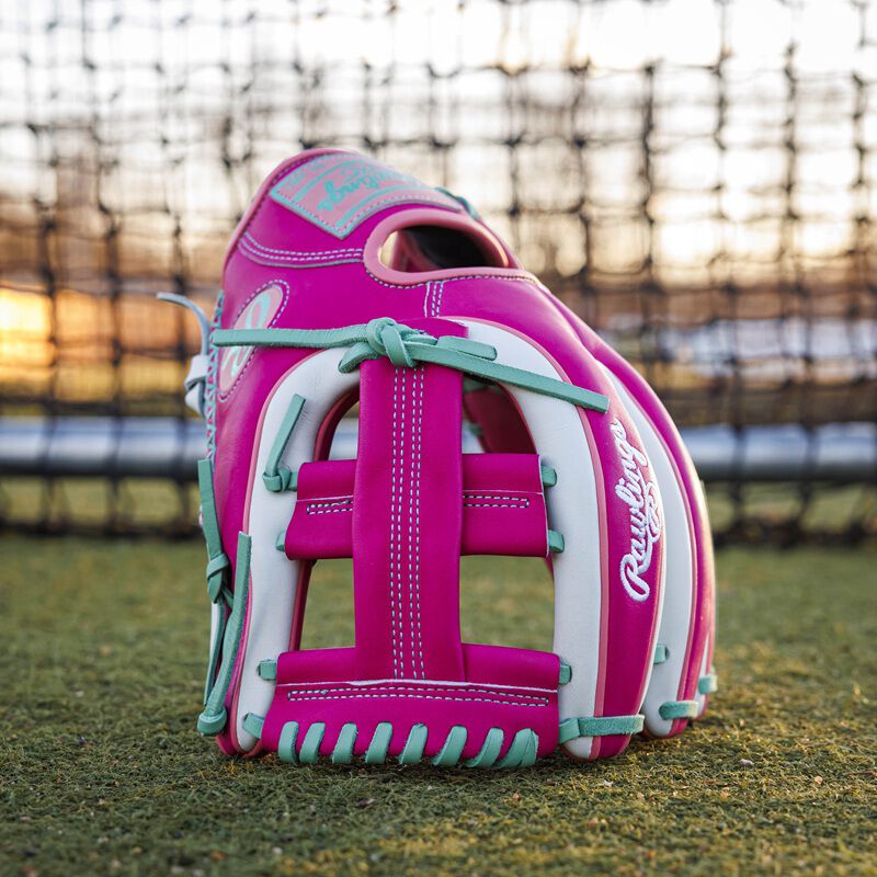 Rawlings Exclusive Berry 11.5 Inch Infield Glove, Right Hand Throw