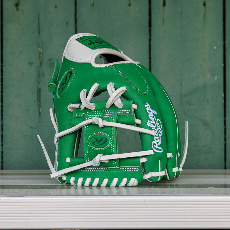 Exclusive Heart of the Hide 11.5-Inch Kelly Green Infield Glove, Right Hand Throw