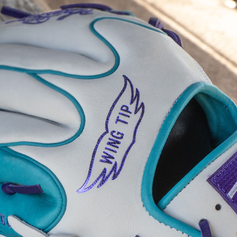Picture of the white Wing Tip of a Rawlings exclusive Heart of the Hide R2G Wing Tip 11.5" infield glove