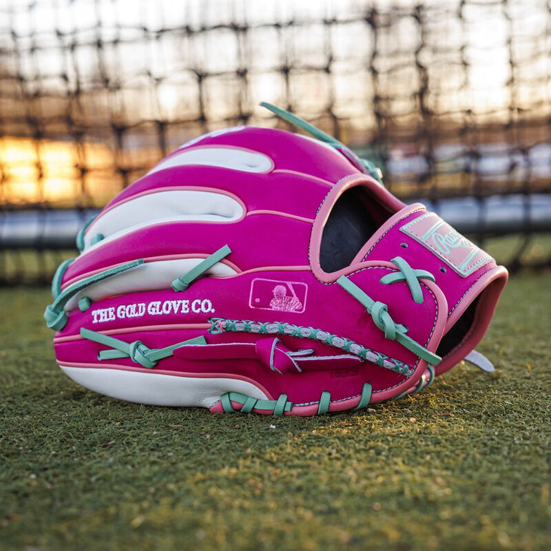 Rawlings Exclusive Berry 11.5 Inch Infield Glove, Right Hand Throw