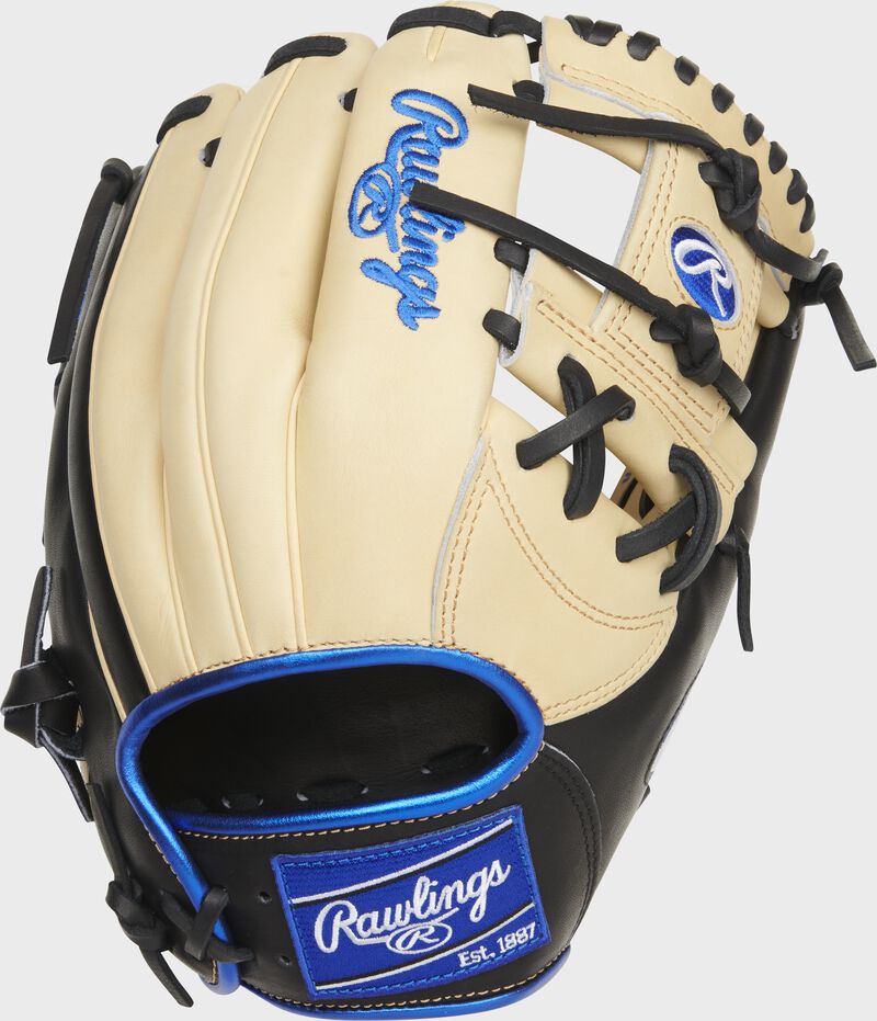 Camel back of a Heart of the Hide 11.5" I-web glove with a royal Rawlings patch - SKU: PRONP4-2CR