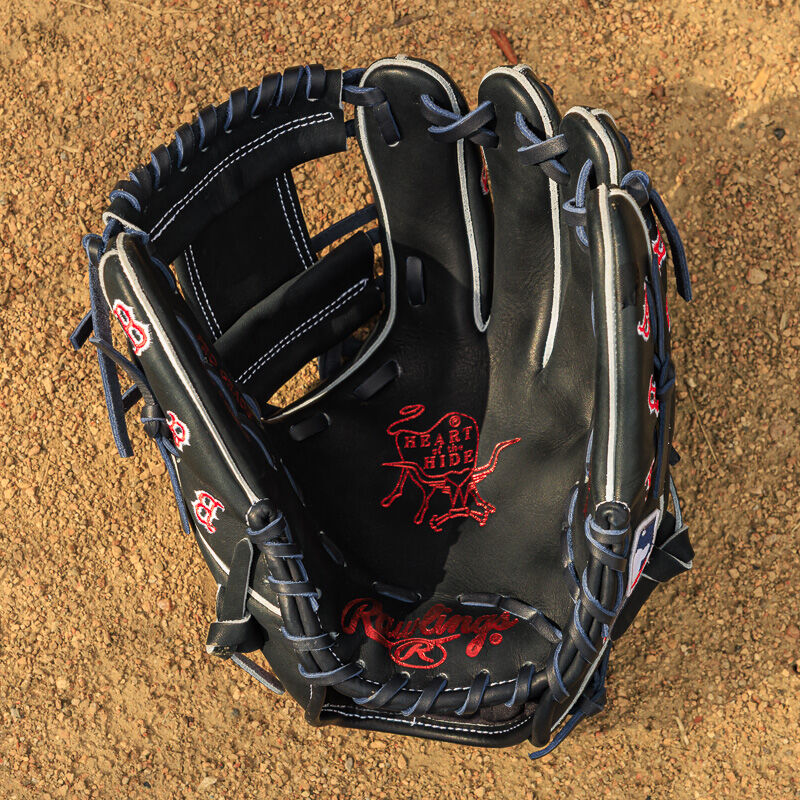 Boston Red Sox Heart of the Hide 11.75-Inch Infield Glove, Right Hand Throw