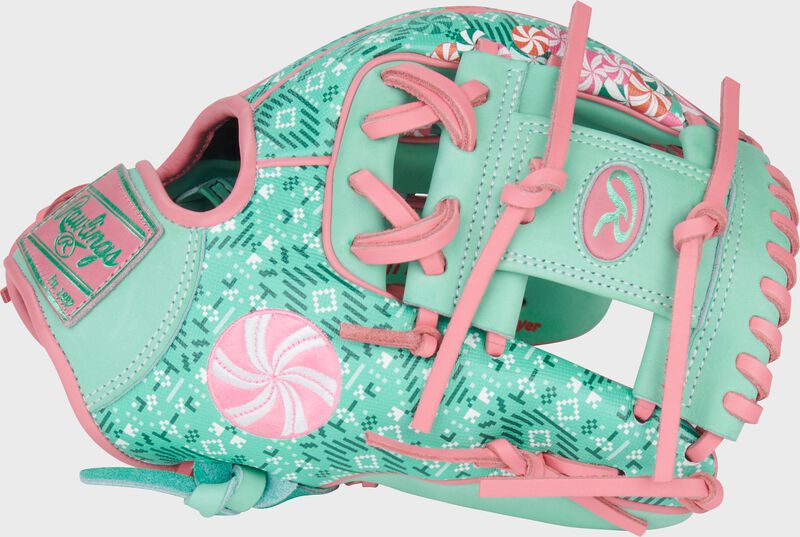 Exclusive Heart of the Hide 11.5-Inch Holiday Glove, Right Hand Throw