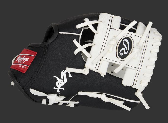Thumb of a black/white Chicago White Sox 10-inch team logo glove with a white I-web and Sox logo on the thumb - SKU: 22000029111