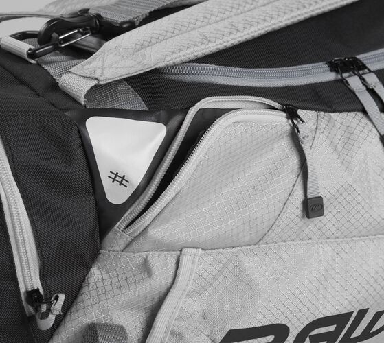 Side accessory pocket on a white R601 Rawlings hybrid bag