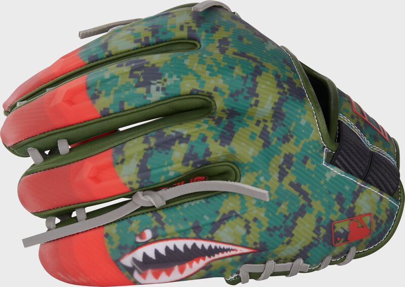 Camo design back of a Rawlings Veteran's Day REV1X 11.75" infield glove
