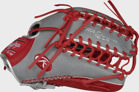 2020 Exclusive Heart of the Hide R2G Outfield Glove