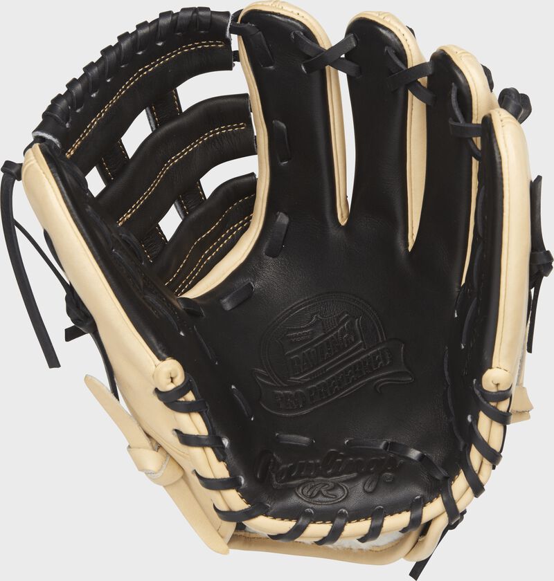 PROS204-6BC 11.5-inch Pro Preferred baseball glove with a balck palm and black laces