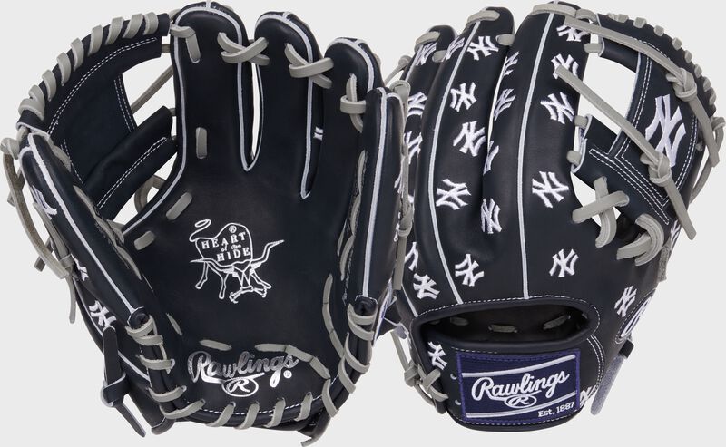 New York Yankees Heart of the Hide 11.75-Inch Infield Glove, Right Hand Throw