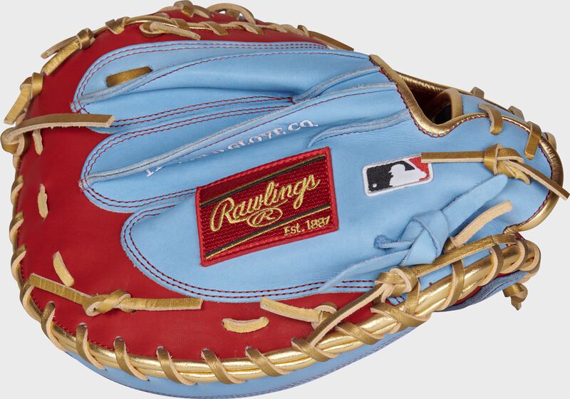 2021 Exclusive Heart of the Hide 34-Inch Catcher's Mitt, Yadier Molina  Pattern