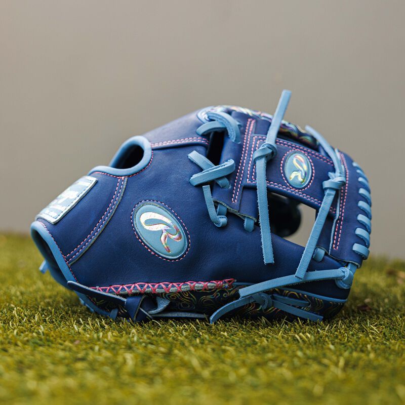 Rawlings Exclusive Holographic Geoprint 11.5 Inch Infield Glove, Right Hand Throw