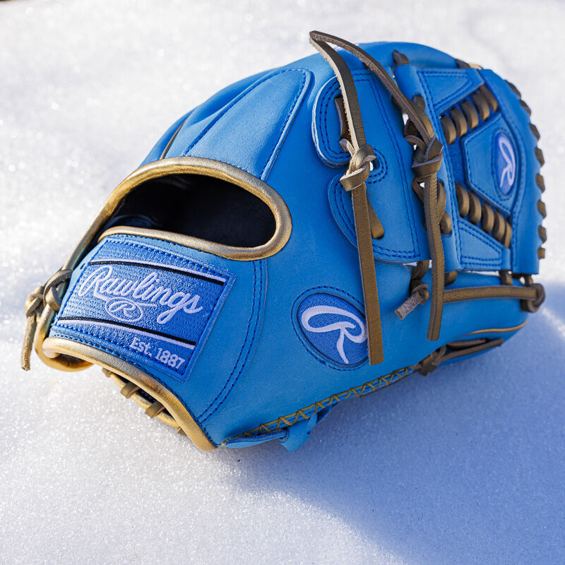 Picture of a Columbia blue/gold exclusive R2G Heart of the Hide 11.75" glove