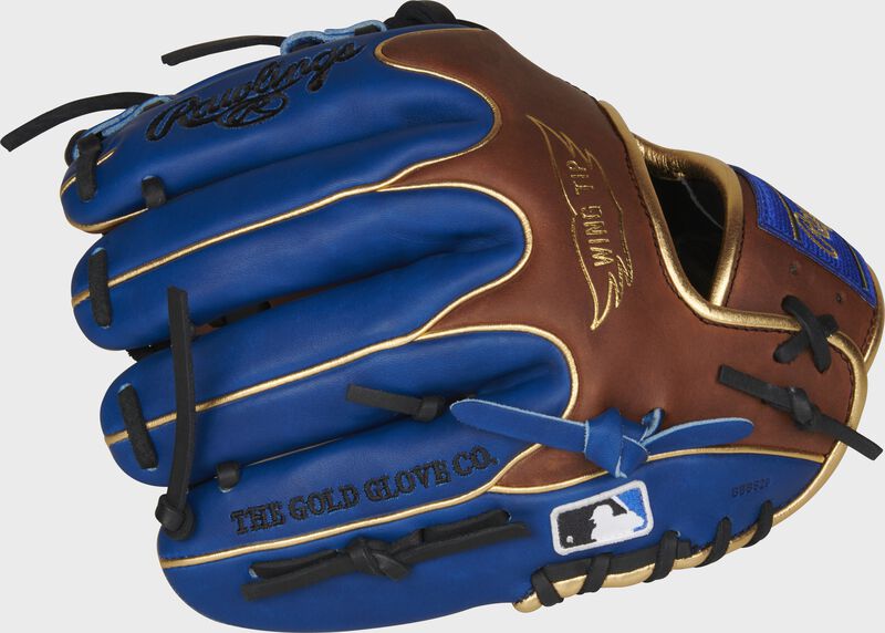 Fingers of a PRO204W-2TIR Rawlings exclusive Heart of the Hide glove with the Official Glove of MLB logo