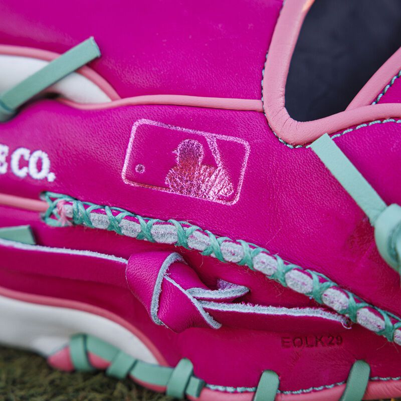 Rawlings Exclusive Berry 11.5 Inch Infield Glove, Right Hand Throw