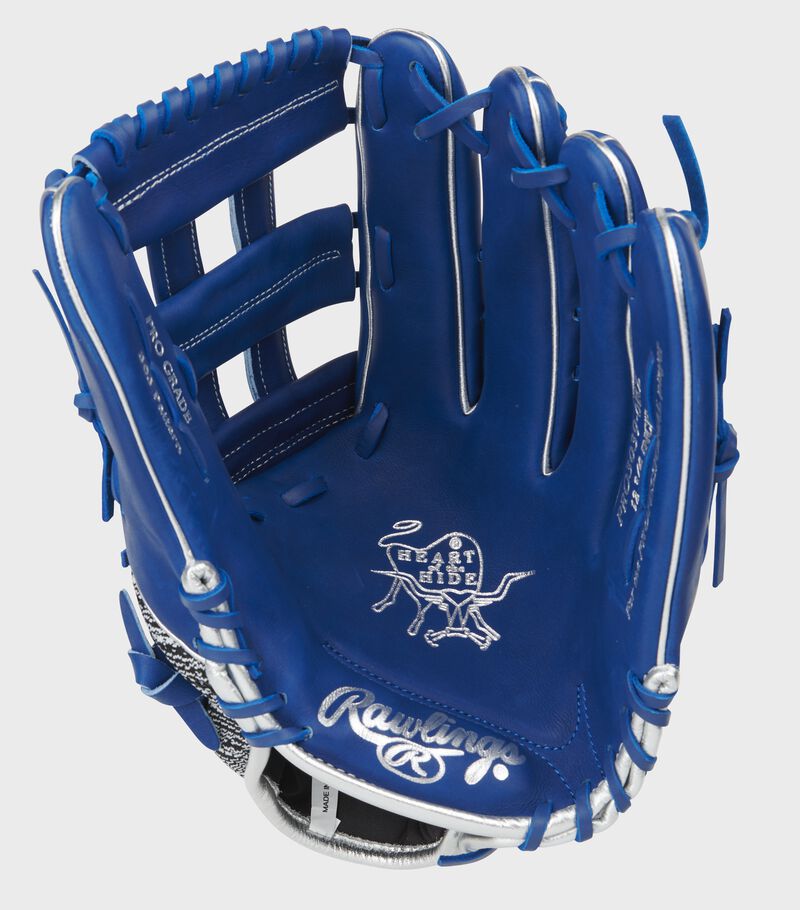 Royal palm of a Heart of the Hide exclusive outfield glove with a royal palm and laces - SKU: PRO3039-6RZ