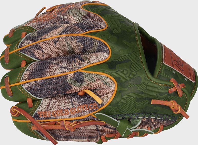 Exclusive Heart of the Hide 11.75-Inch Hunter's Glove, Right Hand Throw