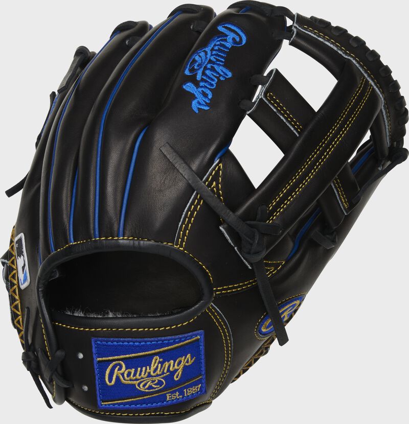 9 Best Baseball Gloves for 2022 [By Position]