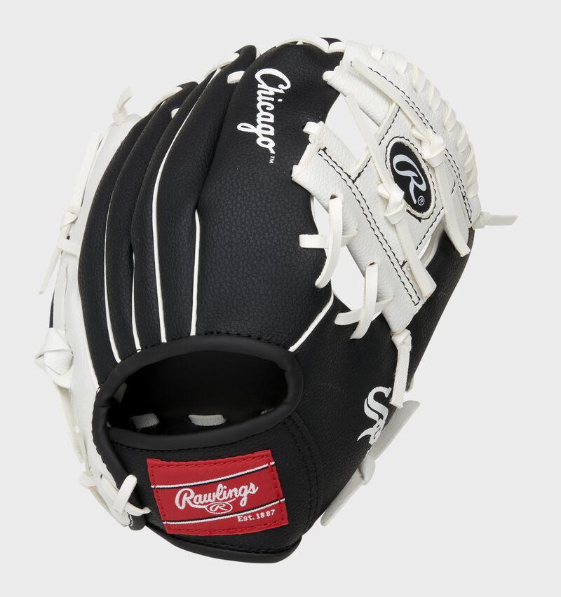 Back of a black/white Chicago White Sox 10-Inch I-web glove with a red Rawlings patch - SKU: 22000029111 loading=