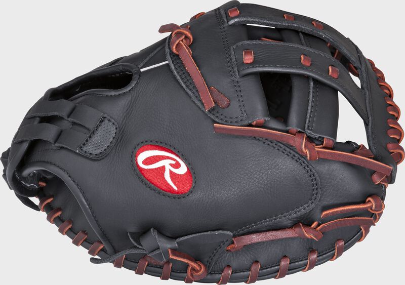 Gamer 33 in Catchers Mitt