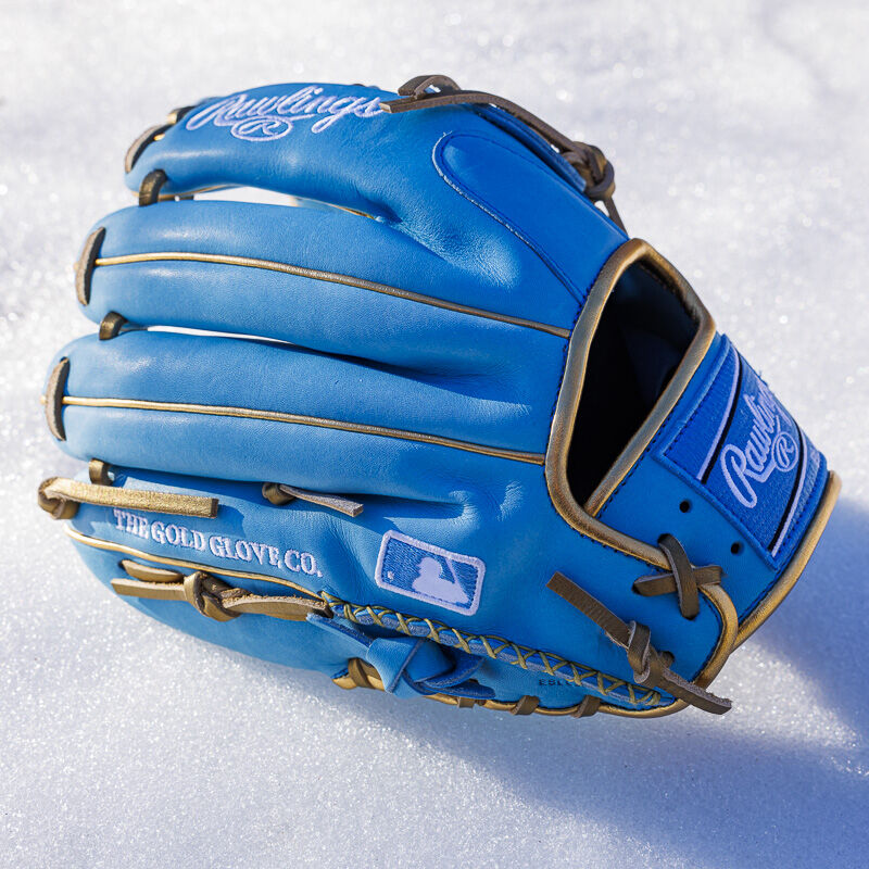 Picture of the back of a Columbia blue/gold exclusive R2G Heart of the Hide 11.75" glove