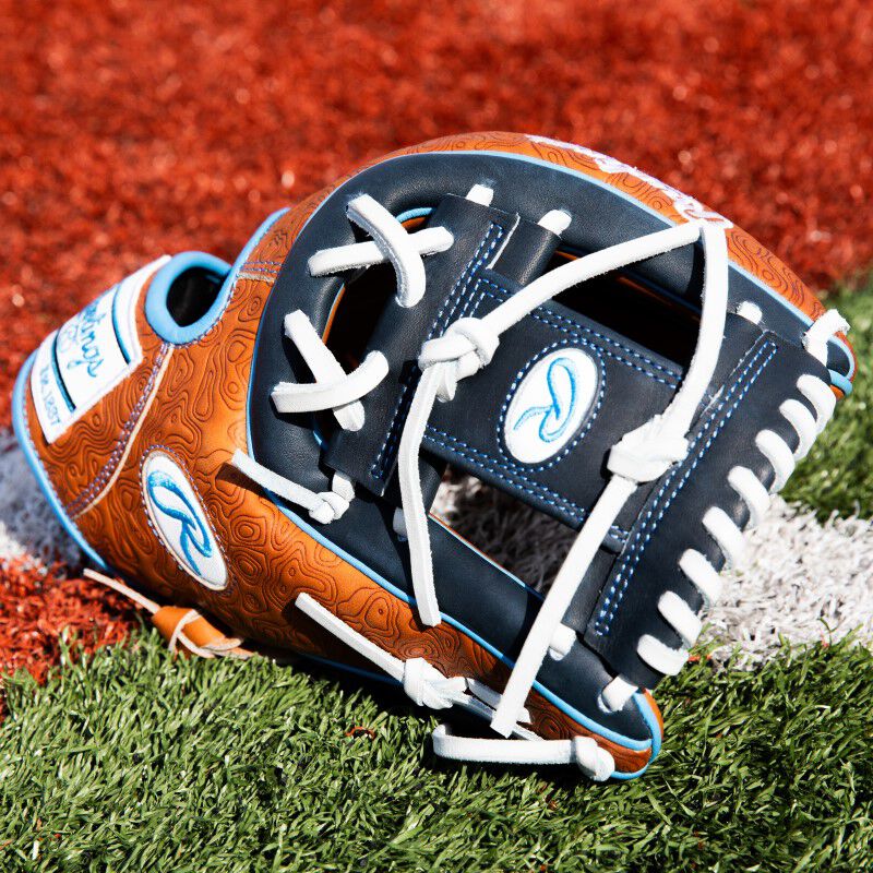 Navy I-web on a ColorSync 8.0 HOH glove on a field
