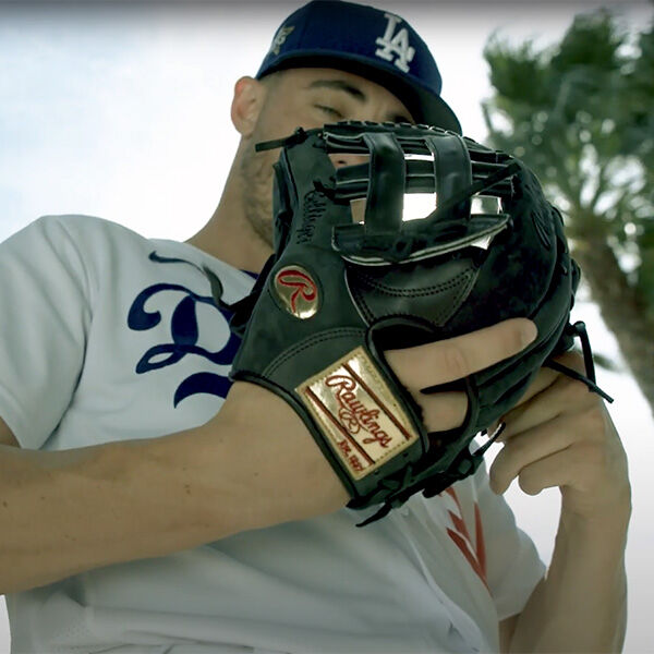 Rawlings Gold Glove Award Learn More & See Winners
